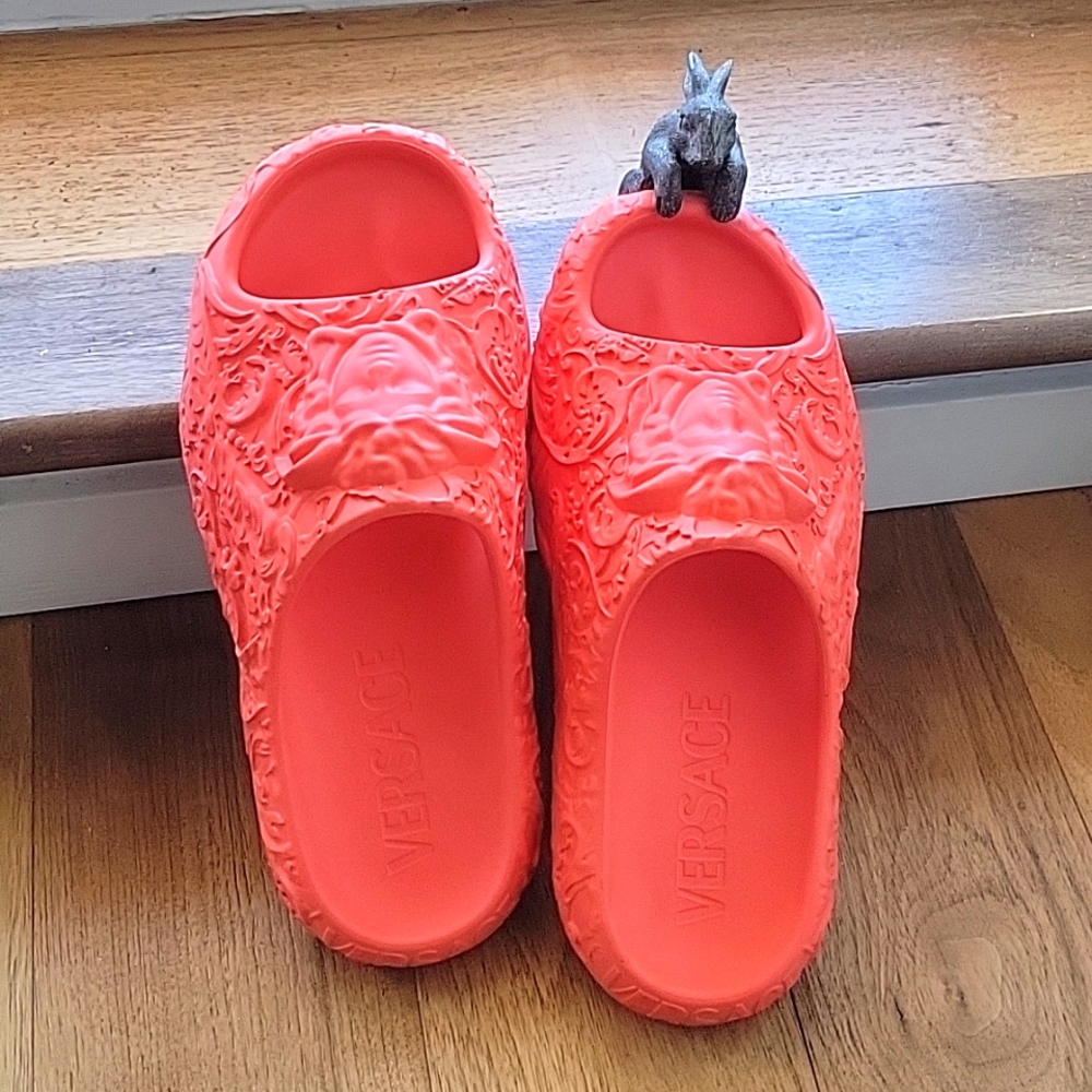 casual slippers